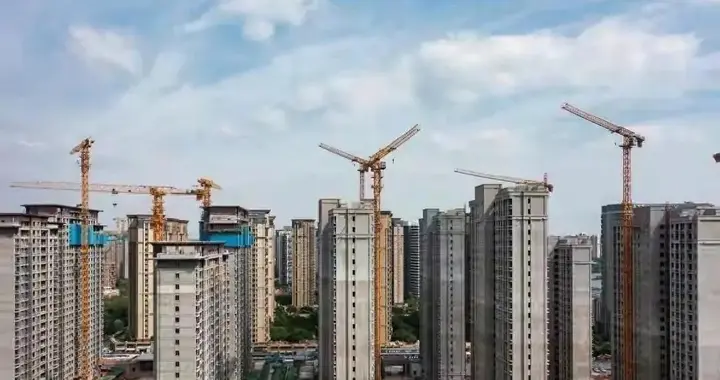 楼市“王炸”政策出台！普通人当下该果断买房，还是趁机卖房？