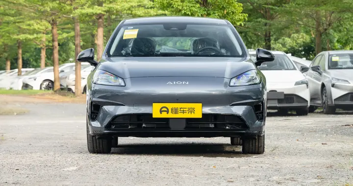 8.88万买换电家轿，99秒换电、车电分离，适合普通人