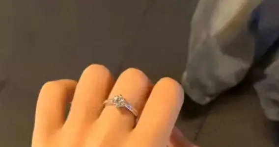 女子与他人结婚骗取近200万，婚礼现场亲友全是“演员”，涉案两女子系狱...