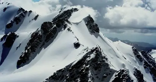 跟着王一博冲岗什卡！新手首座雪峰通关实录