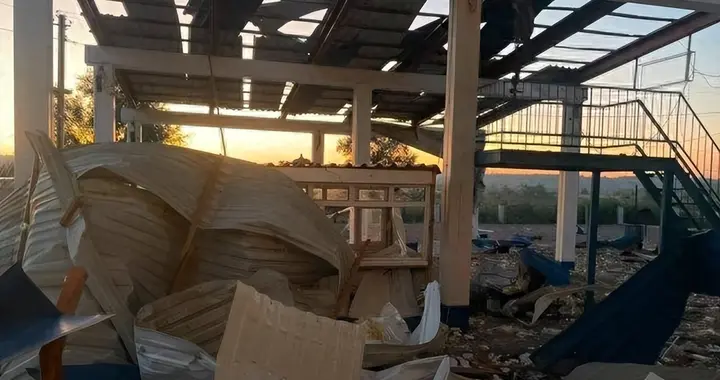 俄罗斯出手越来越狠，封锁乌克兰海上出口后，又打击陆路边境口岸
