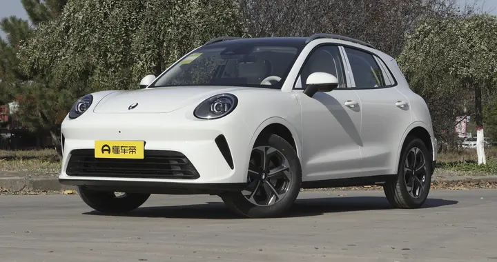 预算10万出头，选纯电车，颜值配置全，还得看这款！