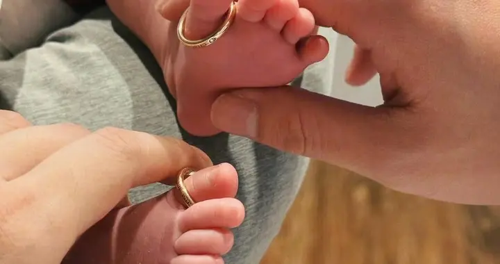 刘品言平安生女！孕期举铁踩高跟的“硬核妈妈”迎来小公主