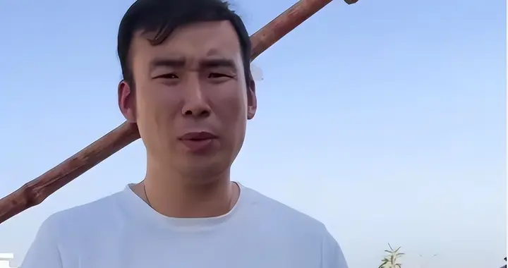 河南王龙飞：百万富豪变穷光蛋，跑巴基斯坦当村长，现在怎样了？