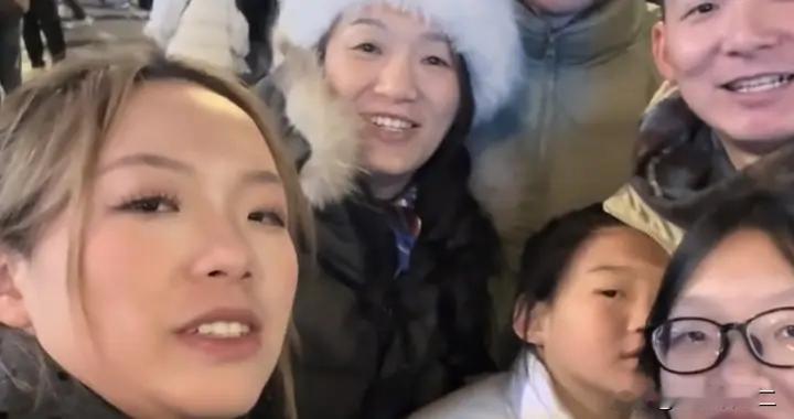 谢浩男带妹妹去学校参观 小妹把网友笑喷了 他们做了一件有意义的事