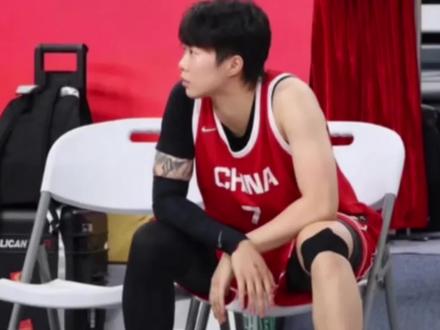 中国女篮最憋屈之人？小李梦连续遭DNP