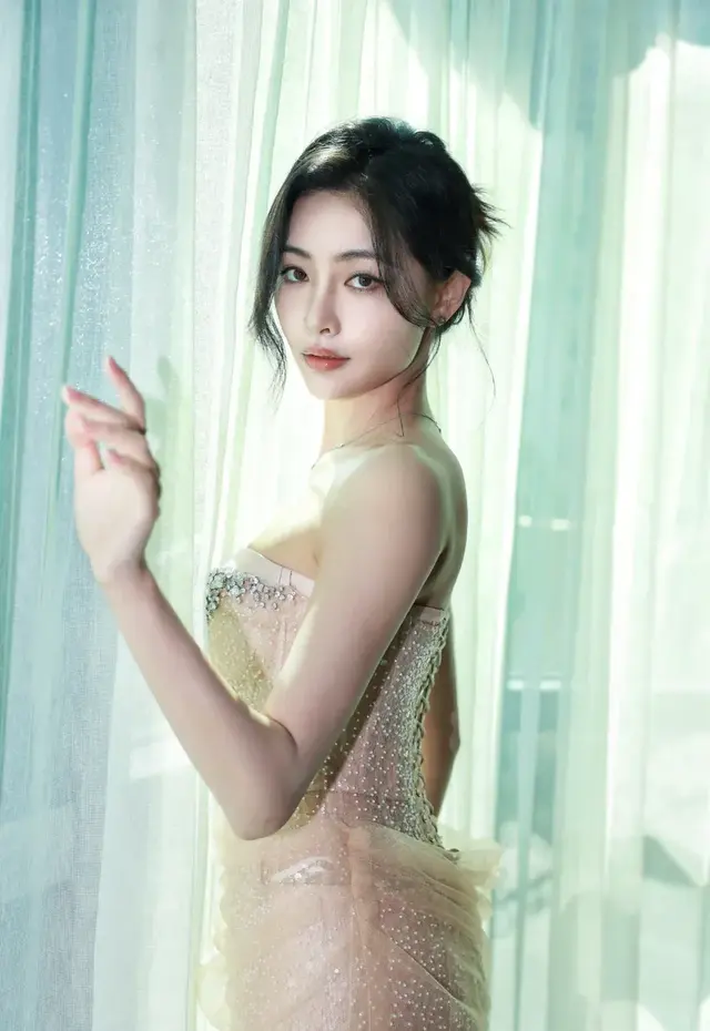 许佳琪甜蜜写真