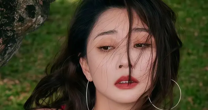 殷桃写真，风情万种的美女