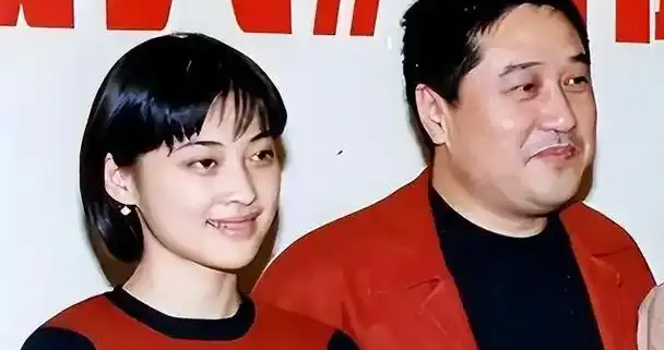 为了梅婷，他与原配离婚、净身出户，如今68岁却依旧孤身一人