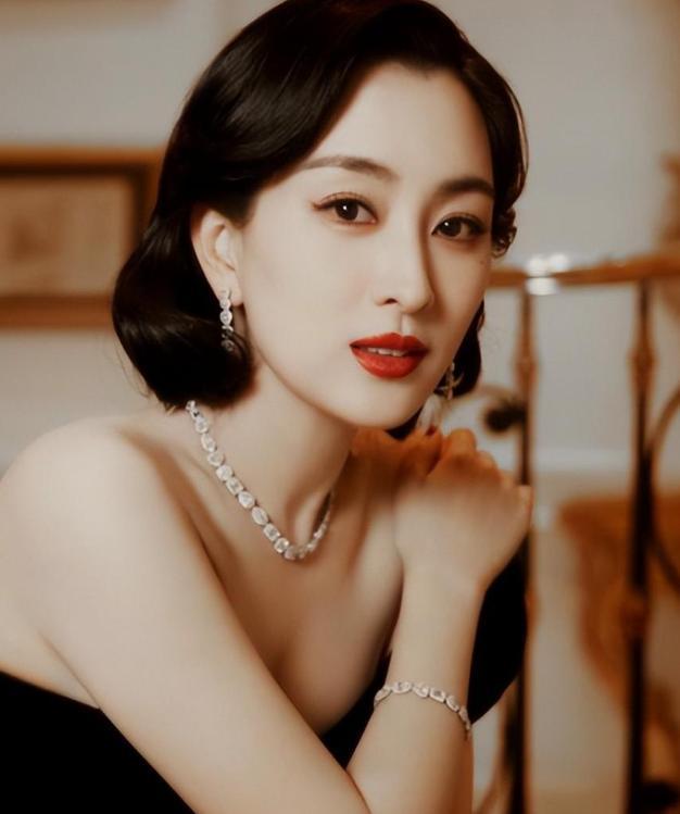 贾乃亮李小璐离婚2年，被“连累”的马苏，如今怎样了？
