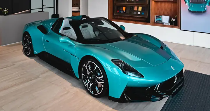 玛莎拉蒂MCPura实车亮相，2门2座，中置后驱+3.0L动力，2.9秒破百