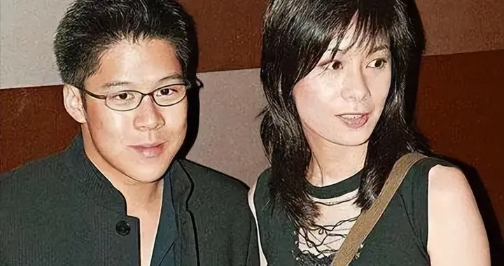 她是霍启刚初恋，霍启刚曾经说非她不娶，是郭晶晶不愿意提到的人