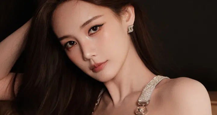 李一桐：从“体寒女主”到古偶王炸，她凭什么越黑越红？