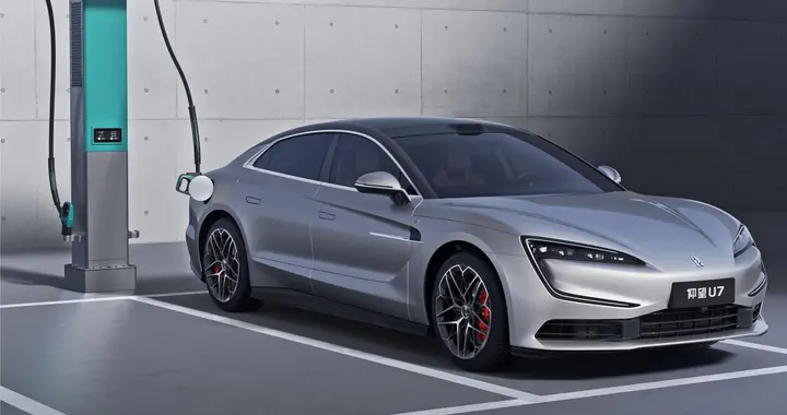 2026款仰望U7、U8、U8L进阶上市，闪充技术赋能极致体验