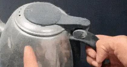 废旧电水壶里有个值钱的宝贝，你没见过，就连收废品的人都不知道