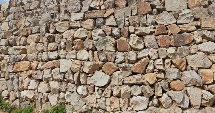 一堵石头墙，藏着老辈人最牛的生活智慧！