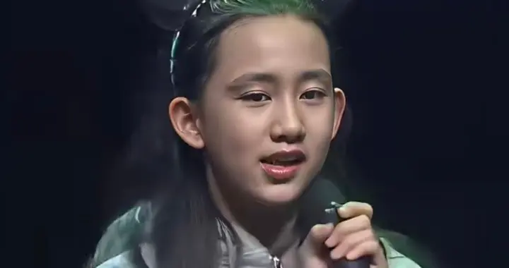 黄磊二女儿和黄磊一模一样，我的天啊，不得不感叹基因的强大呀!