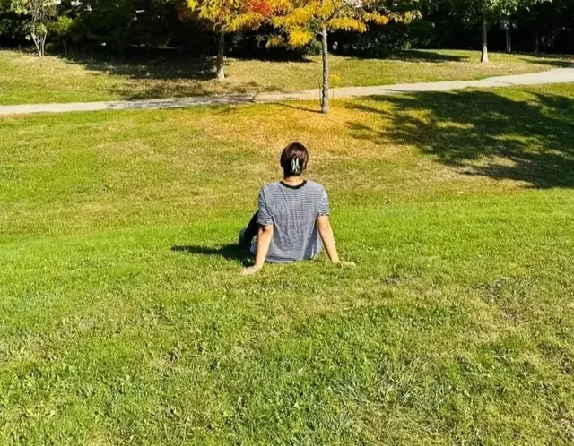 返回中国的华裔：看到五星红旗眼泪止不住的流