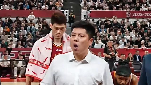 自信永生：兄弟们！山西男篮到底怎么了？昨