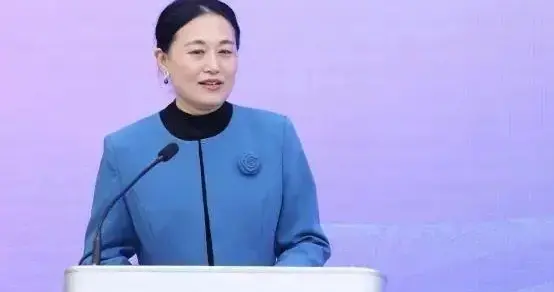 两个张爱玲，一个现代作家，一个当代教授，她们离世的方式不寻常