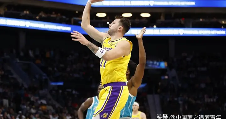 东契奇38+6+7，湖人客场击败黄蜂