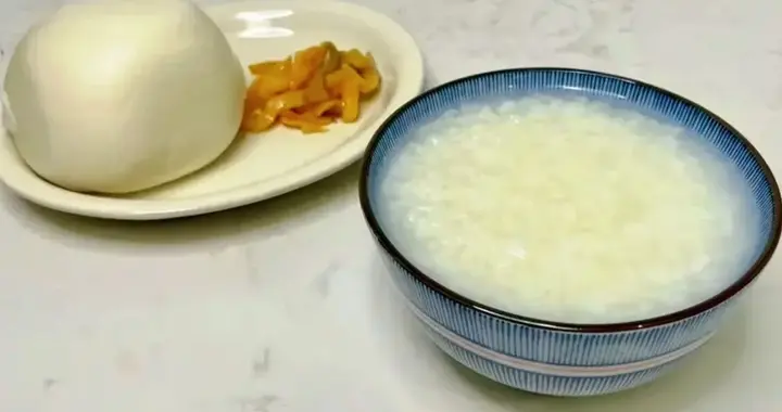 建议中老年人：少吃稀饭馒头，多吃4样，营养高好消化，腿脚有劲