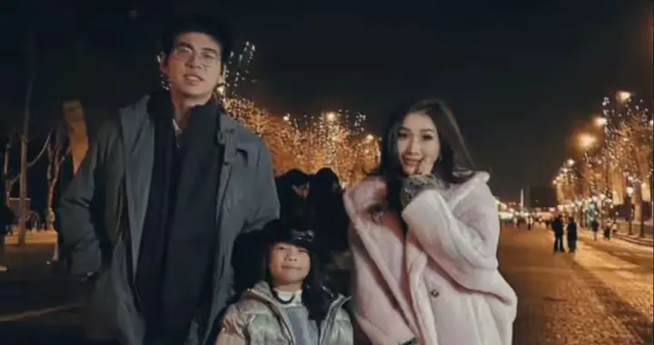 何超盈小7岁丈夫罕露脸，女儿像父亲，眼小皮肤黑没有富家女气质