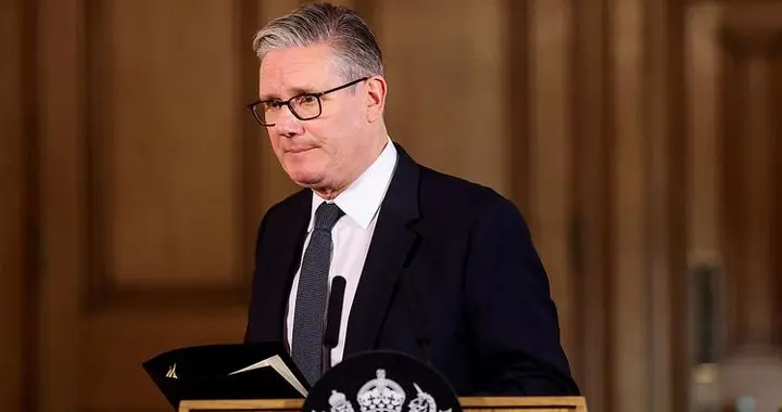 英国首相怕是想不到，自己递交辞呈第二天，中方外交部突然表态了