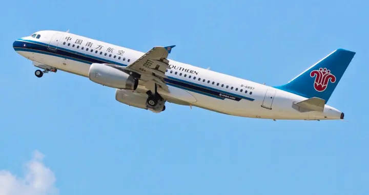 南方航空净利润8.57亿，中国国航亏损17.7亿，东方航空亏损16.3亿