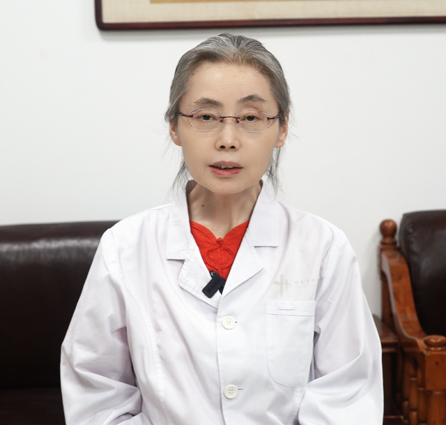 一吃饭就大汗淋漓，多是这三个部位出了问题，教你三招止汗