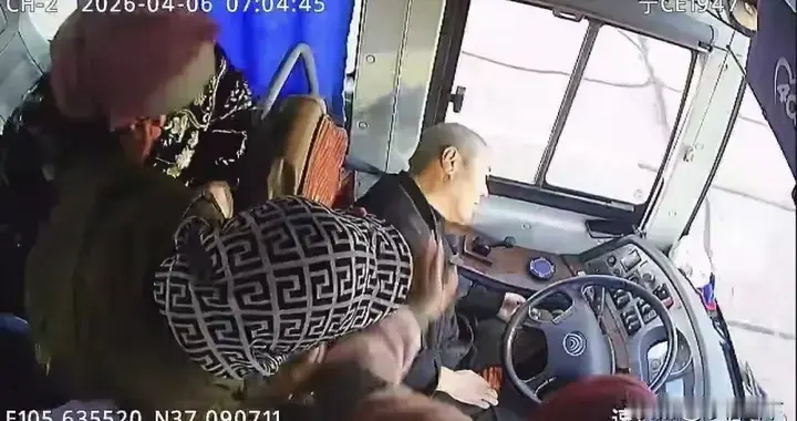 致敬！5秒！1条命换45条命！他用生命踩出“责任”二字！全网泪崩