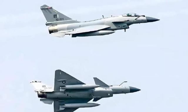 击落3架阵风后，巴军大批坦克扑向边境，印度急向5国求援