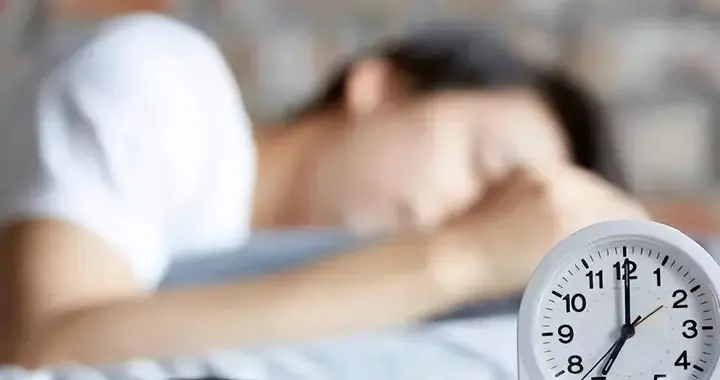 凌晨3点准时醒，再困也睡不着？别补了！这是肝在“求救”