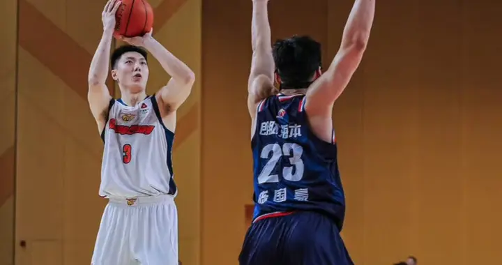 重磅，胡明轩重返中国男篮，赵睿还会远吗？