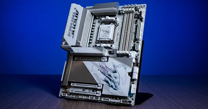 技嘉X870E X3D电竞冰雕主板，纯白方案的游戏生产两用选择