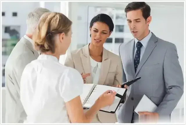 在单位你越是这样，别人越不敢惹你：1话少；2脸冷；3眼狠；4心硬