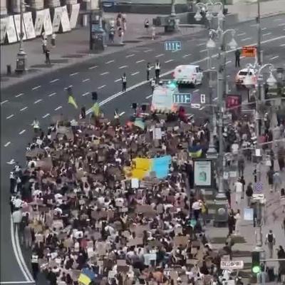 禾水是我：对发国难财深恶痛绝？乌民众游行