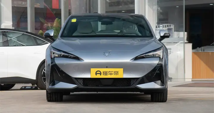 极狐阿尔法S5限时起售价10.39万元 续航达708km