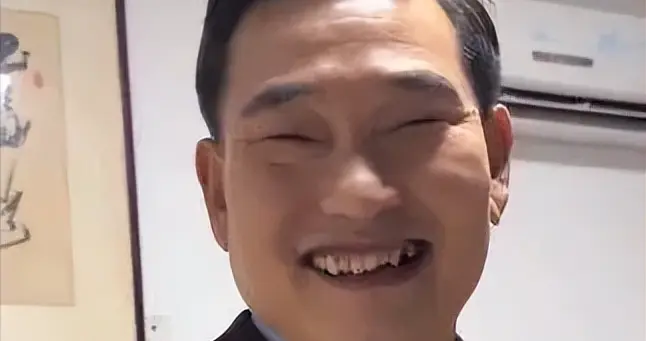 大衣哥做梦都没想到，离婚4年后，前儿媳陈亚男还是不愿放过自己