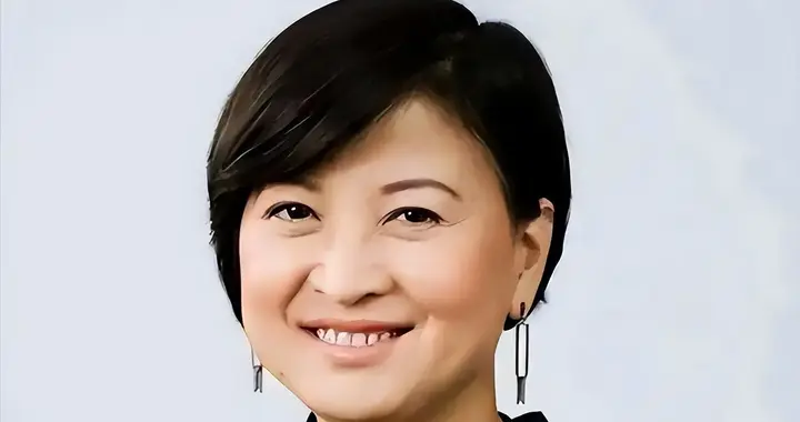 帮美媒造谣诋毁中国，如今在中外都成跳梁小丑，袁莉如今后悔不？