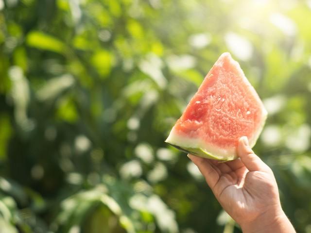 患上胃病后，经常吃这5种水果，可能会格外伤胃，劝你管住嘴