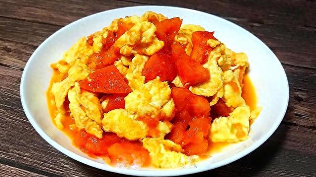 医生劝告：西红柿炒鸡蛋，尽量不要放“此物”，可能多数人做错了