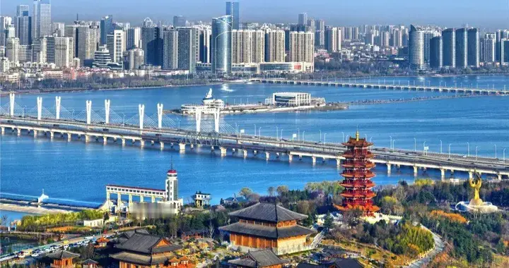 2025年1-10月临沂各地财政收入，兰山表现稳定，费县增速出色