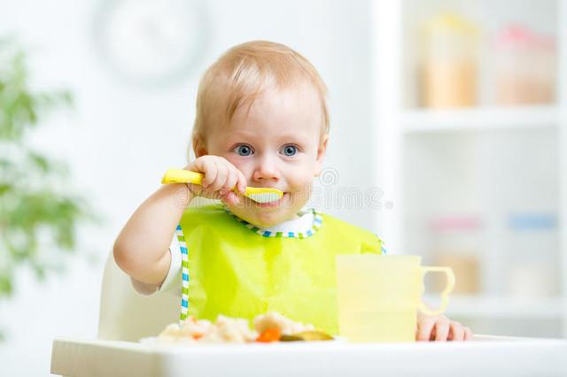 4~5个月宝宝喂养方法这样喂宝宝辅食