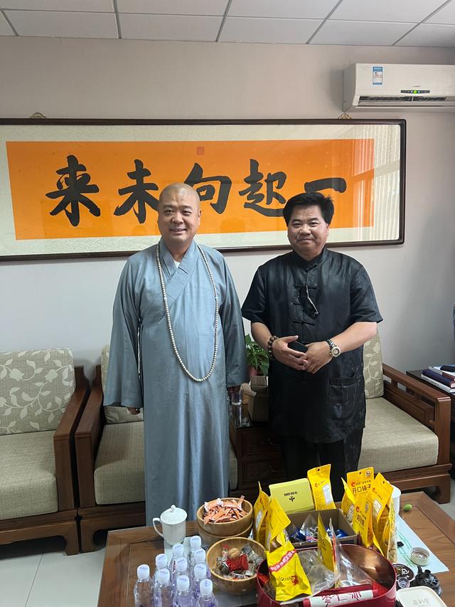 墨韵雄魂：溪江画派创始人朱祖国笔下雄鹰