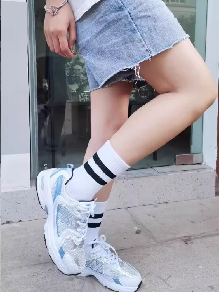 女士2杠条纹中筒袜棉质混纺透气吸汗