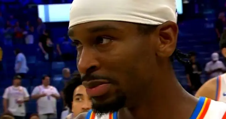 硬汉重伤仍不忘敬意，杰威离场举动促人泪目，nba众将纷纷祈祷！