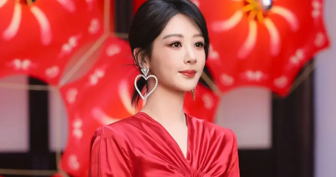 当43岁孙俪和27岁宋祖儿同框，才知打扮得体的含金量有多高！