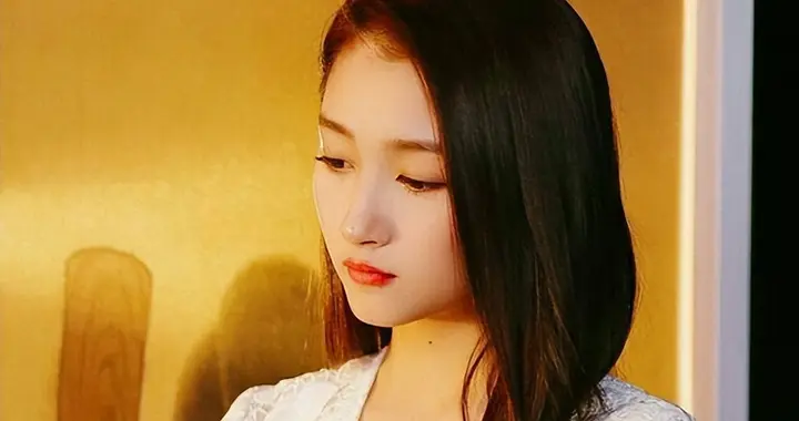 陪玩陪睡不算啥！继关晓彤后，王晶曝潜规则，舒淇遭殃阴暗面曝光