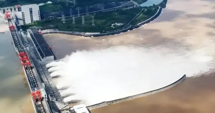 三峡大坝“账本”曝光：运行了20余年，2500亿投入如今回本了吗？